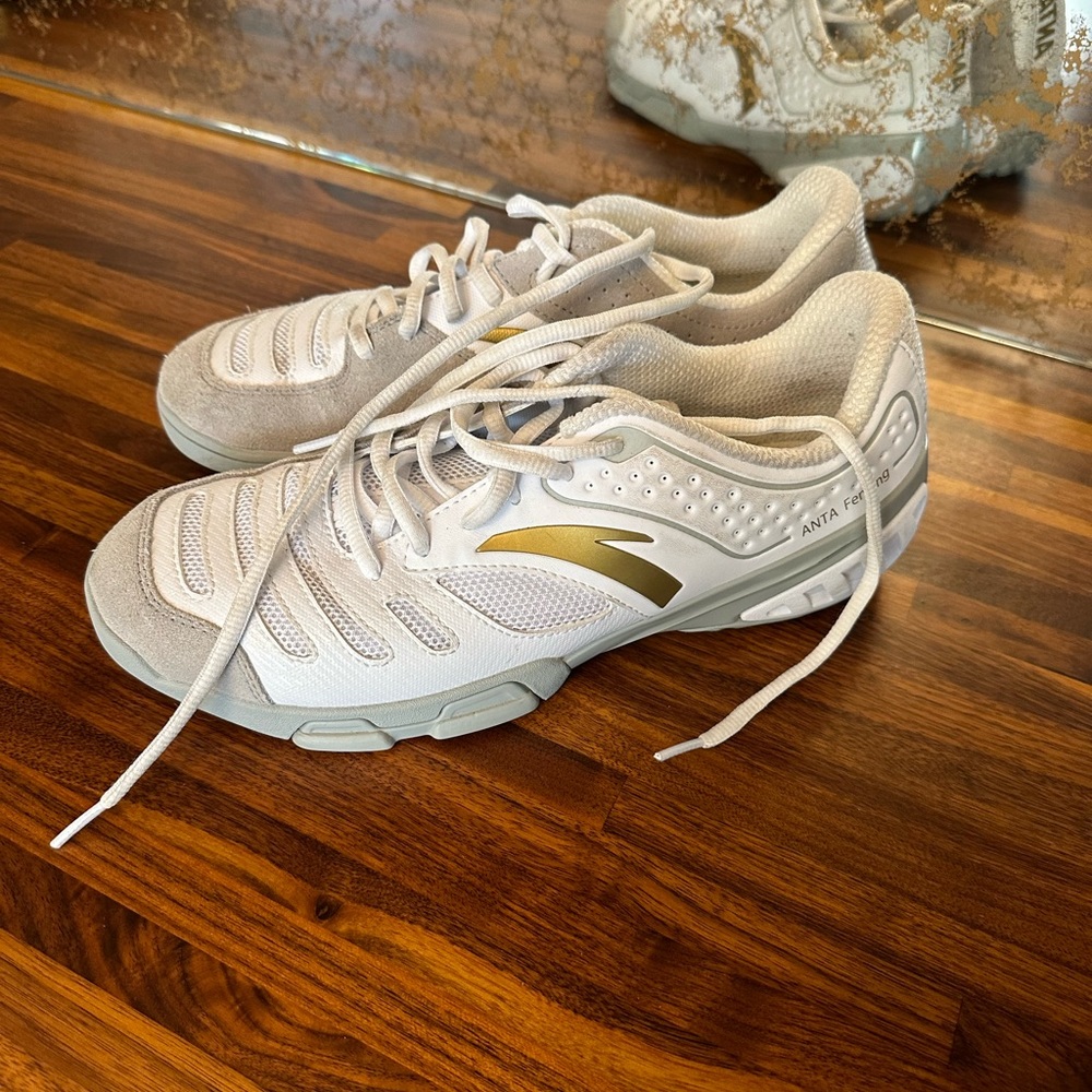 ANTA fencing shoes